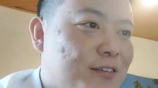 落落大方广东富豪花大价钱找俩网红巨乳美女酒店双飞,叫声真骚 淫叫不断