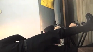 黑色牛仔短裤妹子，舌吻舔奶调情扣逼后入抽插猛操